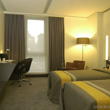 Caratpark Taksim 4*