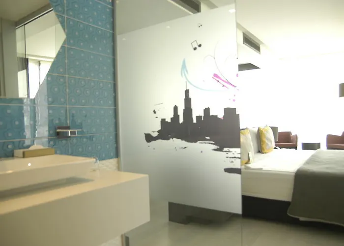 Hotel Caratpark Taksim 4*