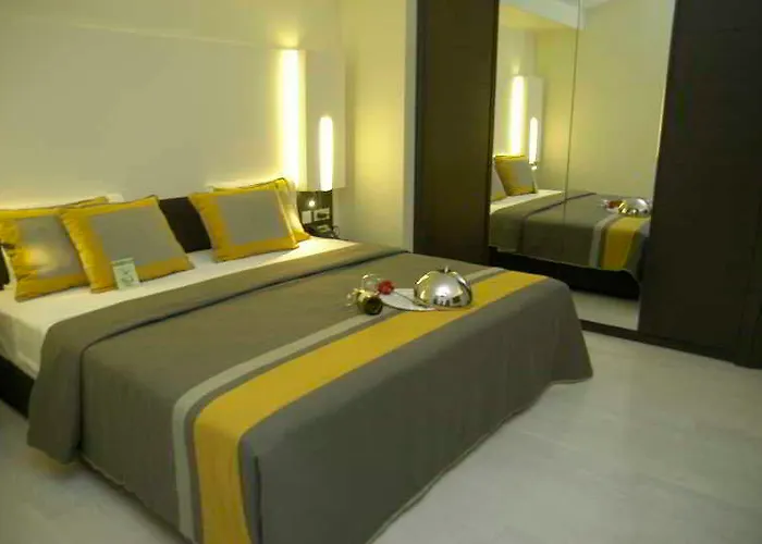 Hotel Caratpark Taksim 4*